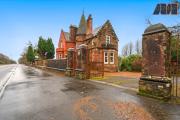 Historic 3 Bed Private Parking Nr Railway Station Historic 3 Bed Private Parking Nr Railway Station