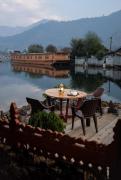 OMAR KHAYYAM HOUSEBOAT Retreat