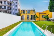Lapa Getaway Studio with Swimming Pool