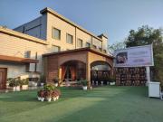 Hotel Luxe Opera NH8 - 7km from IGI Airport Delhi