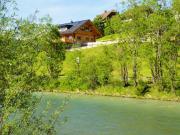 Lodge am Fluss