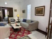 Casa espaçosa em estilo colonial