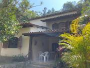 Casa espaçosa em estilo colonial