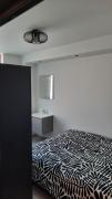 Chambre dhôte, la b&w