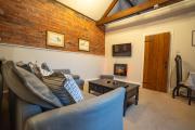 Hood Lane Farm - The Parlour - Self Catering Ground Floor Apartment