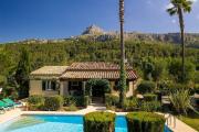 Fantastic villa in a quiet area near Pollensa by Renthousing