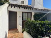 Estepona Playa 2 dormitorios con amplia terraza privada AL15