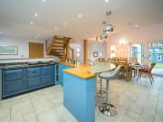 Modern 4-Bed Home Spacious & Comfortable - Pass the Keys