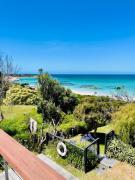 Top Binalong Bay