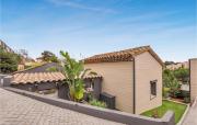 Beach Front Home In Cavalaire-Sur-Mer With Wifi