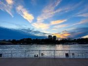 Friends Loft with Terrace & River View Old Town