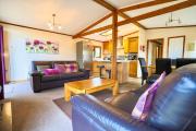 Devon Comfort Lodge with Hot Tub - Spa Resort in Devon