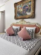 Elegant 5 bedr apartment with sauna in the centre, near Viru and Old Town, with private parking