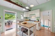 A Colourful Life 4Bed-2Bath-1Car - Queenslander