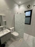 غرفه وصاله ومطبخ بأثاث فندقي جميل غرفه وصاله ومطبخ بأثاث فندقي جميل