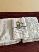 Quarto amplo e espaço acomoda 4 pessoas proximo a praia