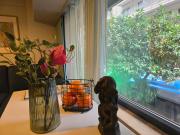 Orange Downtown Apartment