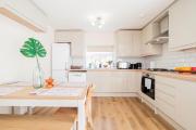 Modern 3-Bedroom 2-Bathroom Flat with Garden at Hanwell