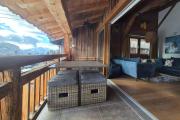 Chalet Abeille 12 Guests • Hot Tub • Free Ski Bus