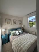 Perle des Sables Blancs, appartement entier à 100m de la plage avec parking privé