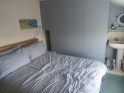 The Blue House - 3 bed house with parking