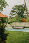 Tropical Villa Indah - Private Jungle Oasis with Pool & Views