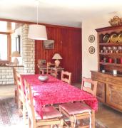 Maison familiale spacieuse près de Carrouges avec jardin