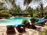Spacious accessible house in Watamu, shared pool