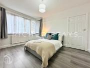 Wembley Large 4-Bedroom House, Driveway and Garden