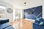 2-Bed, Sleeps 8 in Leyton E10, Near Stratford