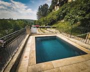 Grande maison avec piscine sous les falaises de La Roque Gageac Grande maison avec piscine sous les falaises de La Roque Gageac