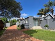 Spacious stay-in bachelor apartment