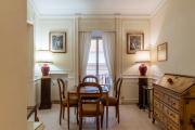 Piazza Navona Elegant Apartment