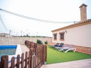 Chalet Familiar con Piscina privada, A&A y Cerca del Pueblo No se alquila a grupos Chalet Familiar con Piscina privada, A&A y Cerca del Pueblo No se alquila a grupos