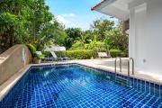 4 bedroom villa on beachfront resort TG23-SDV351 By Samui Dream Villas