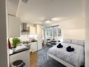 Amersham Station Road Studio - Pass the Keys