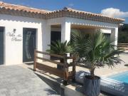 Villa neuve 4 étoiles avec piscine et belles vues