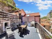 Modern flat in Omiš, with terrace and views, 80m²