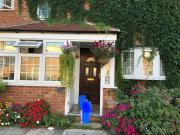 Beautiful Studio Flat Near Lake