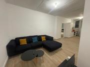 Juste à côté de la gare de Nîmes