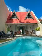 Chic Home with Private Pool, 1 min to Beach