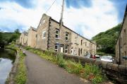 Hebden Bridge Haven - Stylish, Cosy, Canal Side, Pet Friendly