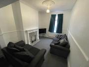 Cosy 2 Bed Home, Ideal Location Cosy 2 Bed Home, Ideal Location