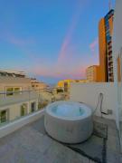 Paceville - Penthouse - HOT TUB & SEA VIEW ROOF