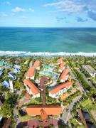 Muro alto Marulhos flat cinematográfico pé na areia