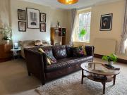 Large Corris apartment with kitchen & lounge and adjoining bathroom