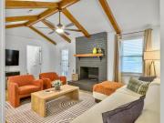 The Caspian large family house with private pool in Summerville