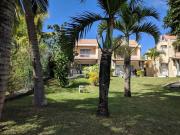 Bungalow Les Banians, front de mer avec piscine