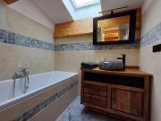 Logis sous toit vu panoramique mer