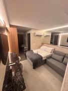 Flat com varanda e VISTA PARA O MAR em Porto de Galinhas a 50 metros da areia- Com opção de café da manhã e próximo ao Centro